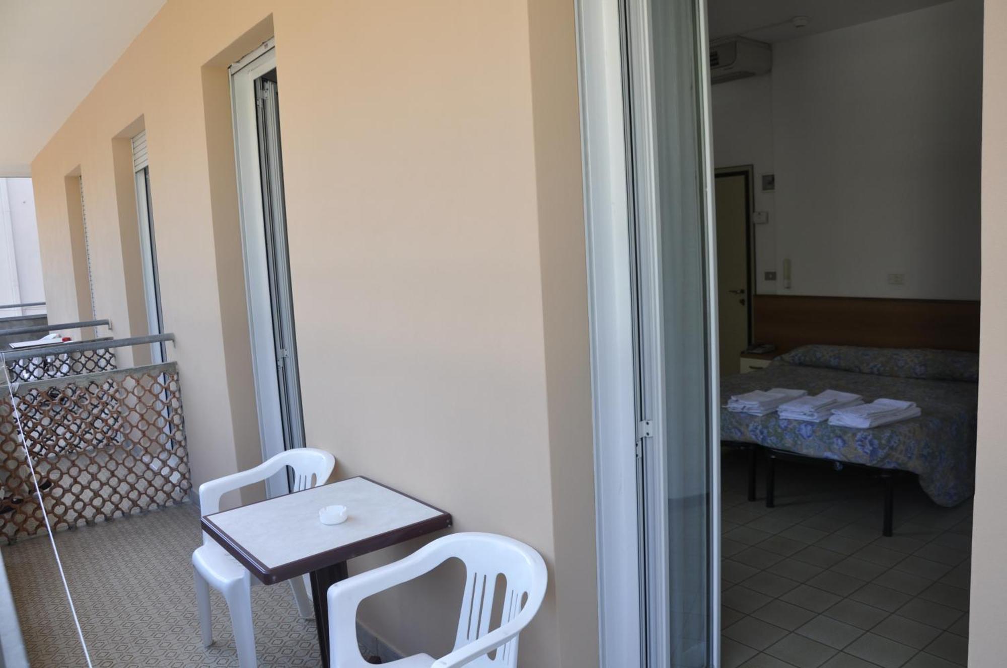 Albergo Larenzia Cattolica Room photo
