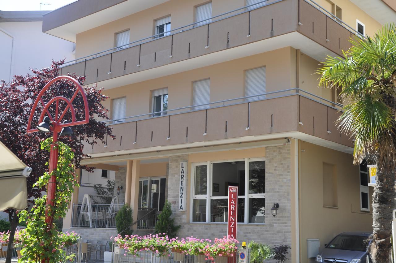 Albergo Larenzia Cattolica Exterior photo